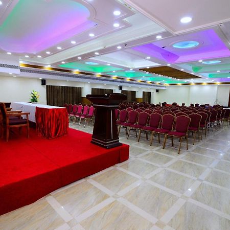 Готель Sps Kingsway Thiruvananthapuram Екстер'єр фото