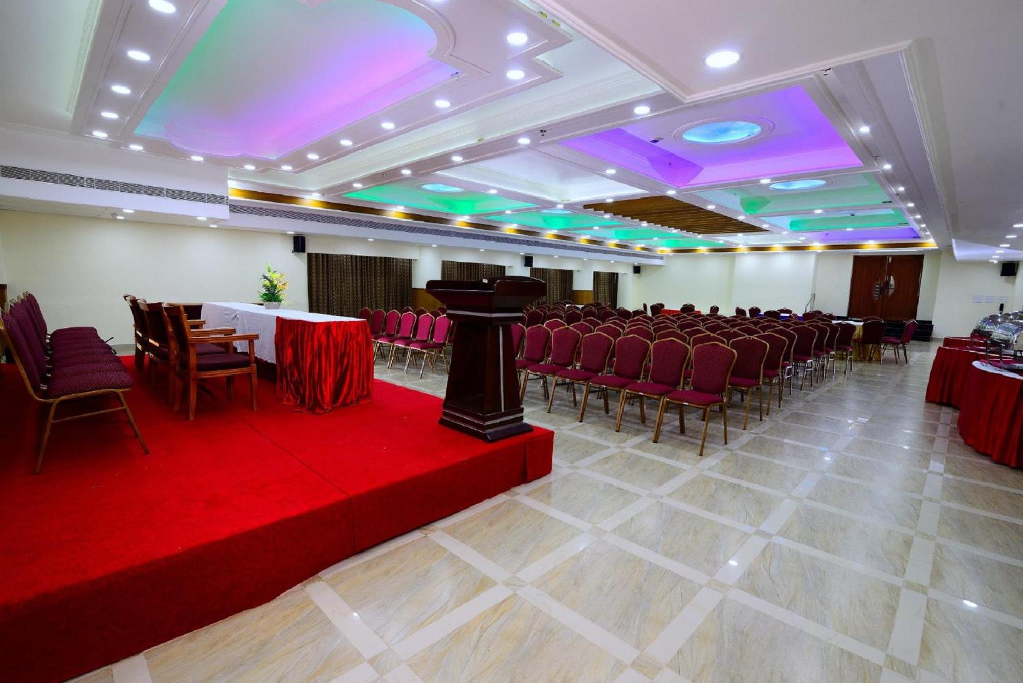 Готель Sps Kingsway Thiruvananthapuram Екстер'єр фото