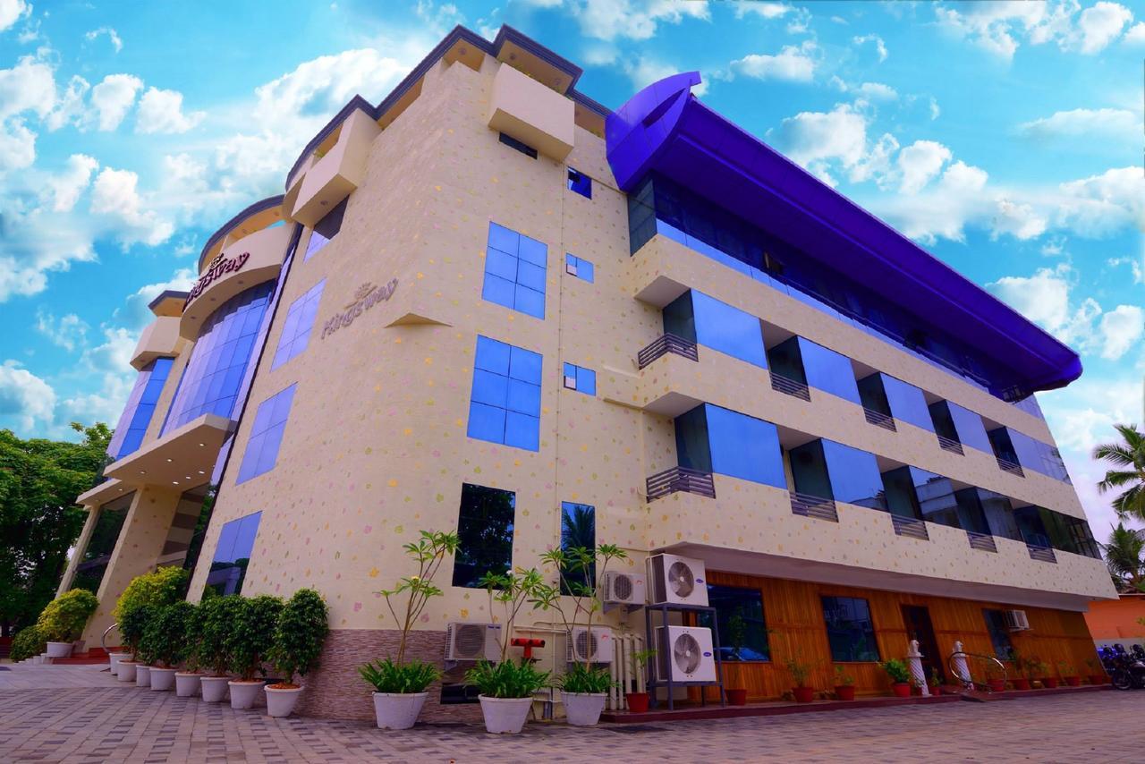 Готель Sps Kingsway Thiruvananthapuram Екстер'єр фото